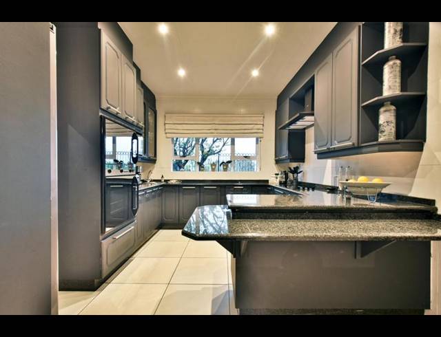 5 BEDROOM HOUSE FOR SALE IN GLENVISTA